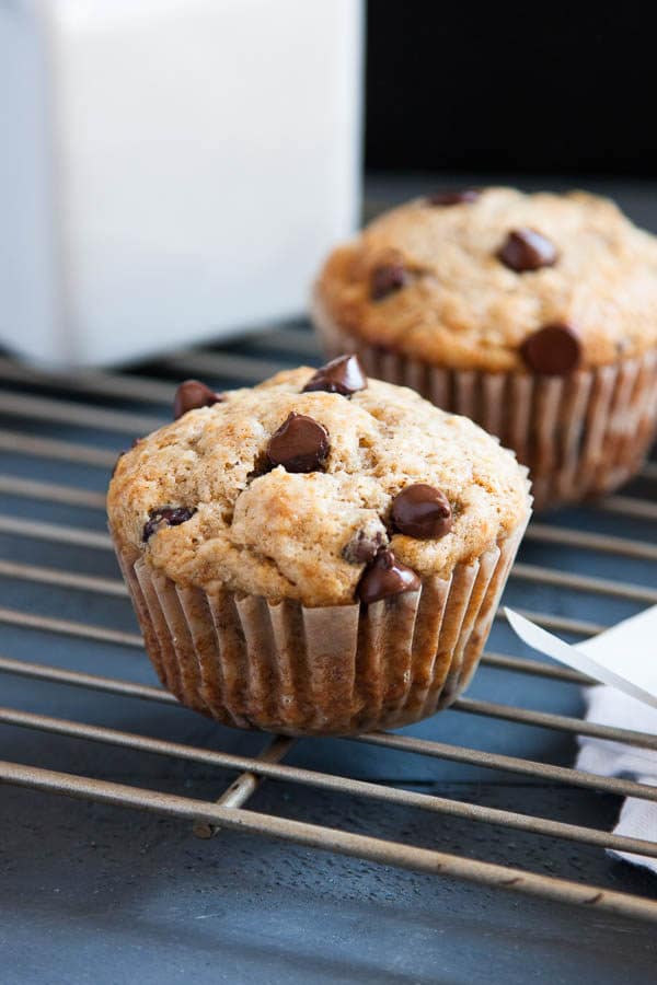 Banana Chocolate Chip Muffins use 3 bananas for maximum flavour and sour cream to keep them super moist! Treat yo self with chocolate for breakfast! | breakfast for dinner