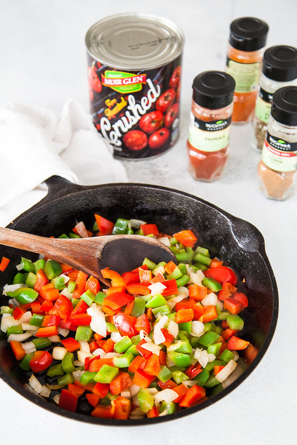 Ingredients needed to make Shakshuka